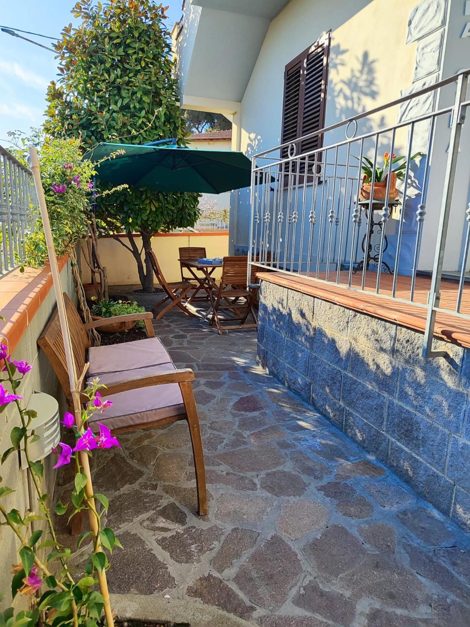 A Casa Di Gina Apartment Rosignano Solvay Exterior foto